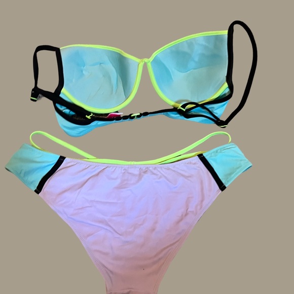 Victoria Secret 36C color block bikini - Picture 3 of 3